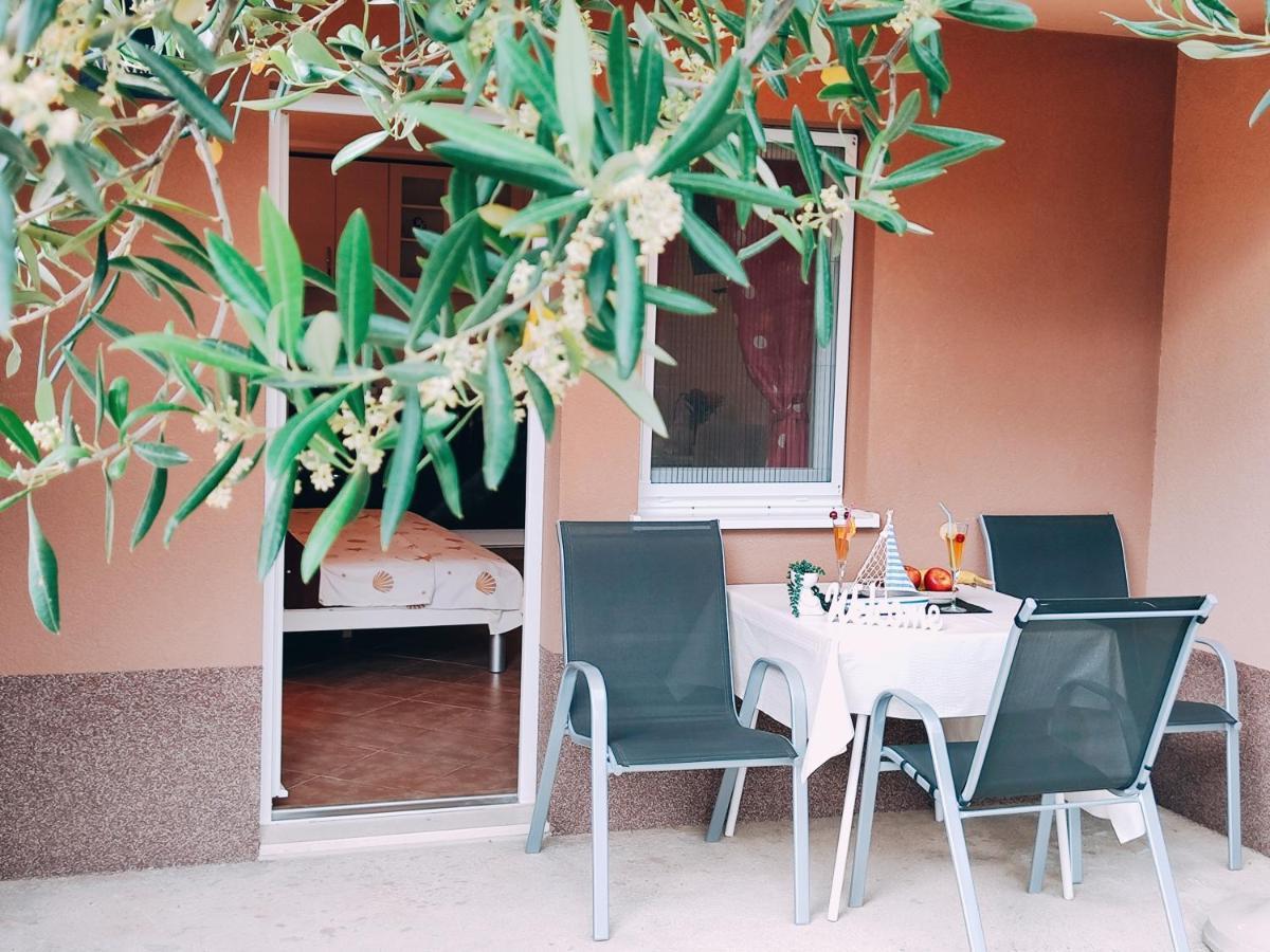 Apartmani Nada Mustapic Brela Exterior foto
