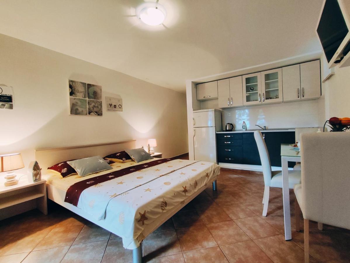 Apartmani Nada Mustapic Brela Exterior foto